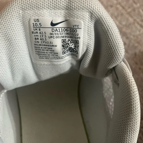 NWOB Nike Women’s Quest 4 size 10.5 - Picture 7 of 7